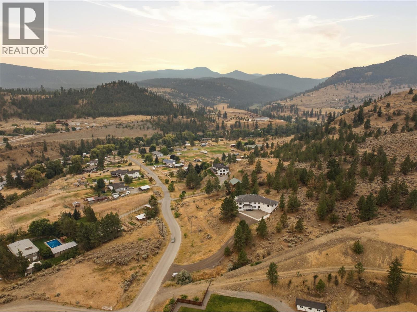7035 Blackwell Road, Kamloops, British Columbia  V2C 6V8 - Photo 2 - 10400797