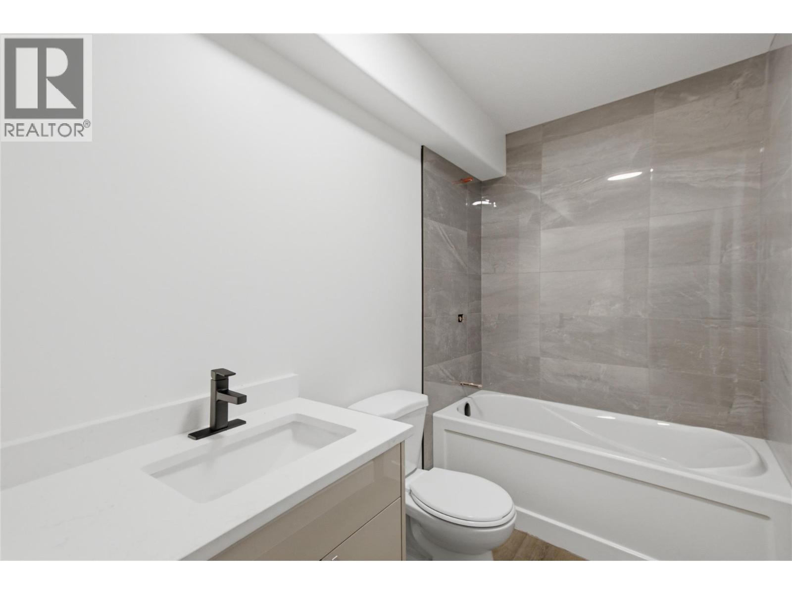 7035 Blackwell Road, Kamloops, British Columbia  V2C 6V8 - Photo 33 - 10400797