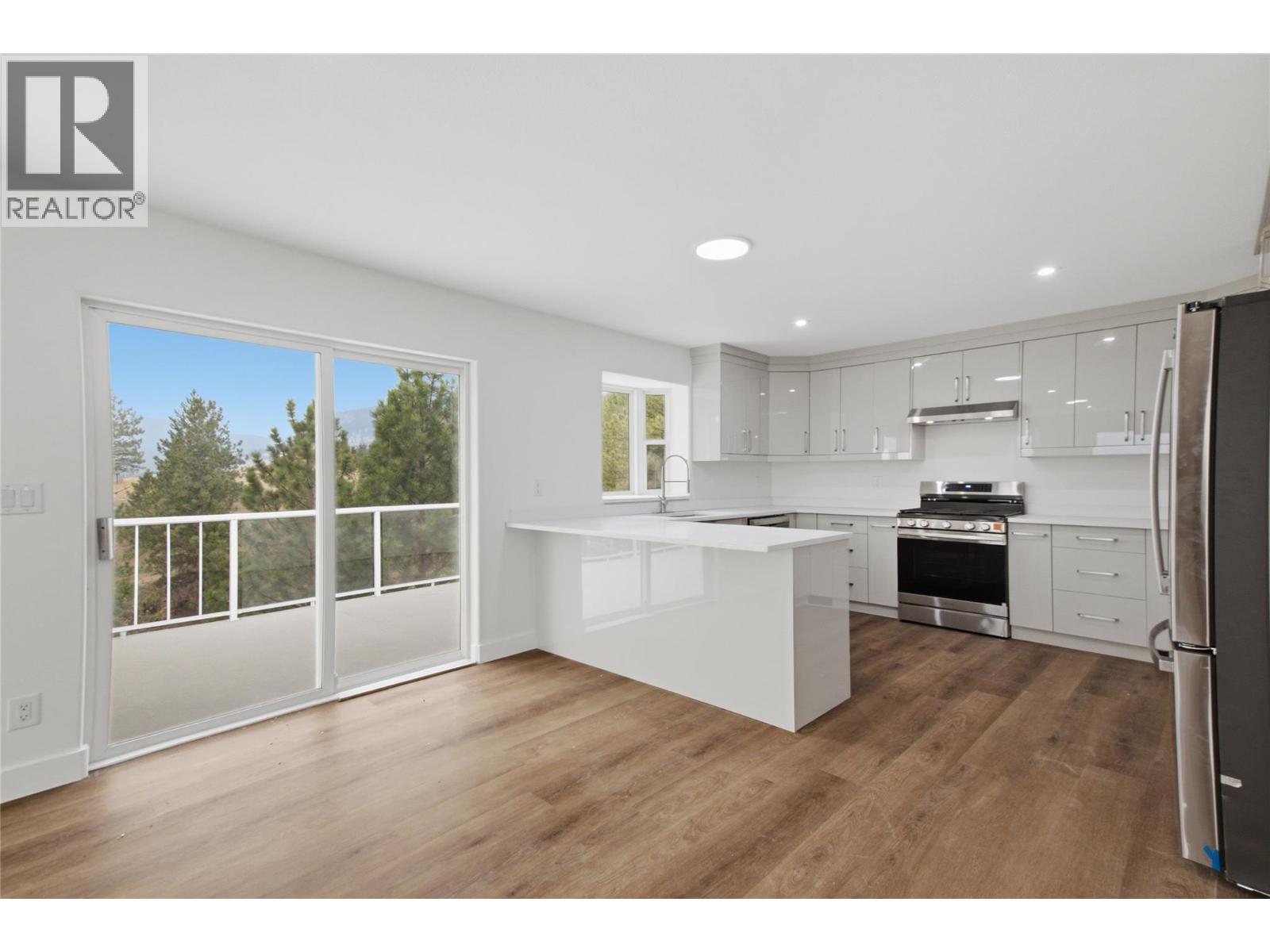 7035 Blackwell Road, Kamloops, British Columbia  V2C 6V8 - Photo 4 - 10400797