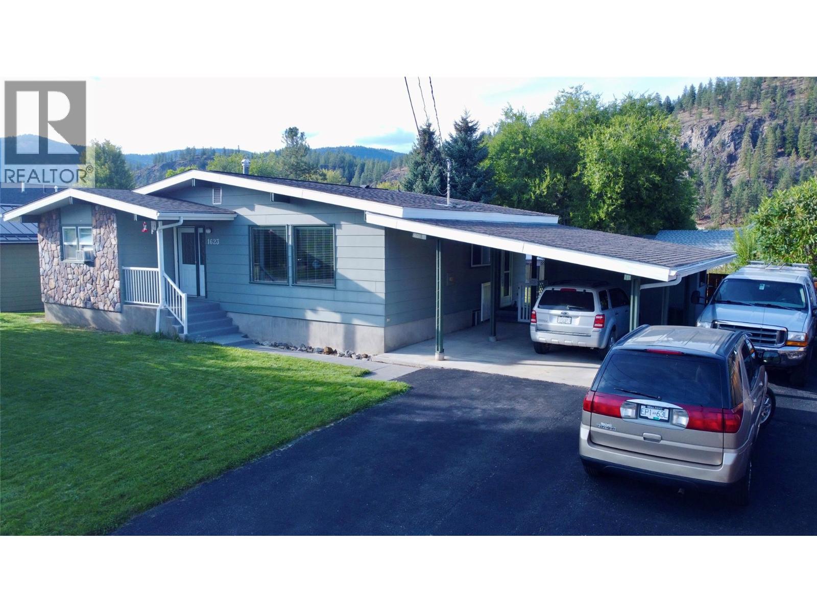 1623 Landsdowne Crescent, Grand Forks, British Columbia  V0H 1H0 - Photo 1 - 10400741