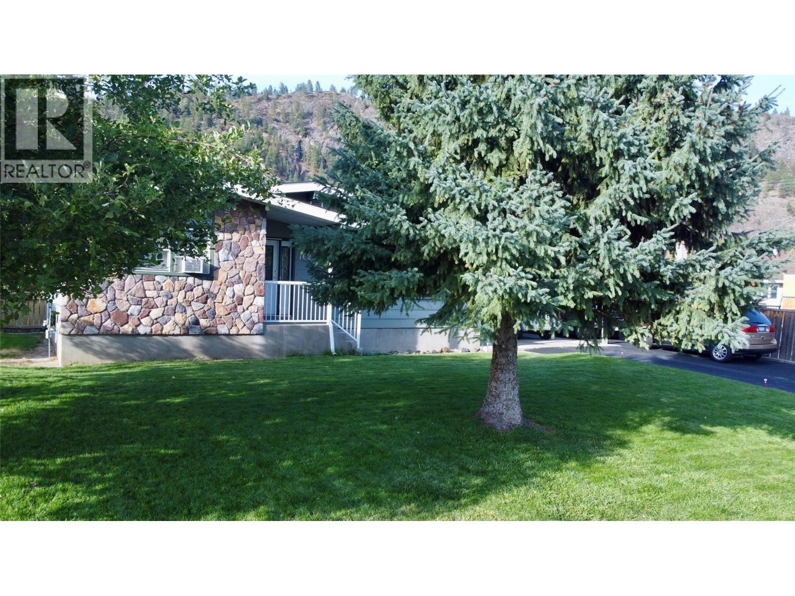 1623 Landsdowne Crescent, Grand Forks, British Columbia  V0H 1H0 - Photo 2 - 10400741