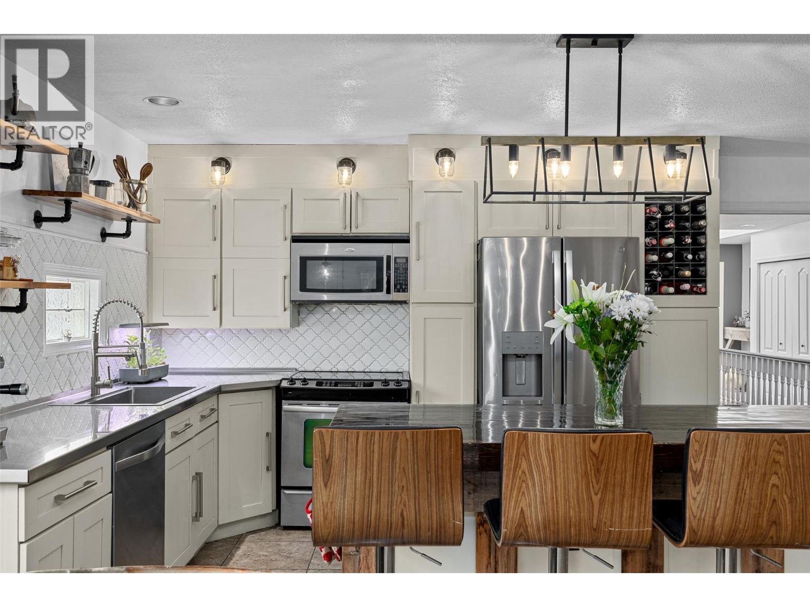145 Magic Drive, Kelowna, British Columbia  V1V 1N2 - Photo 11 - 10400137