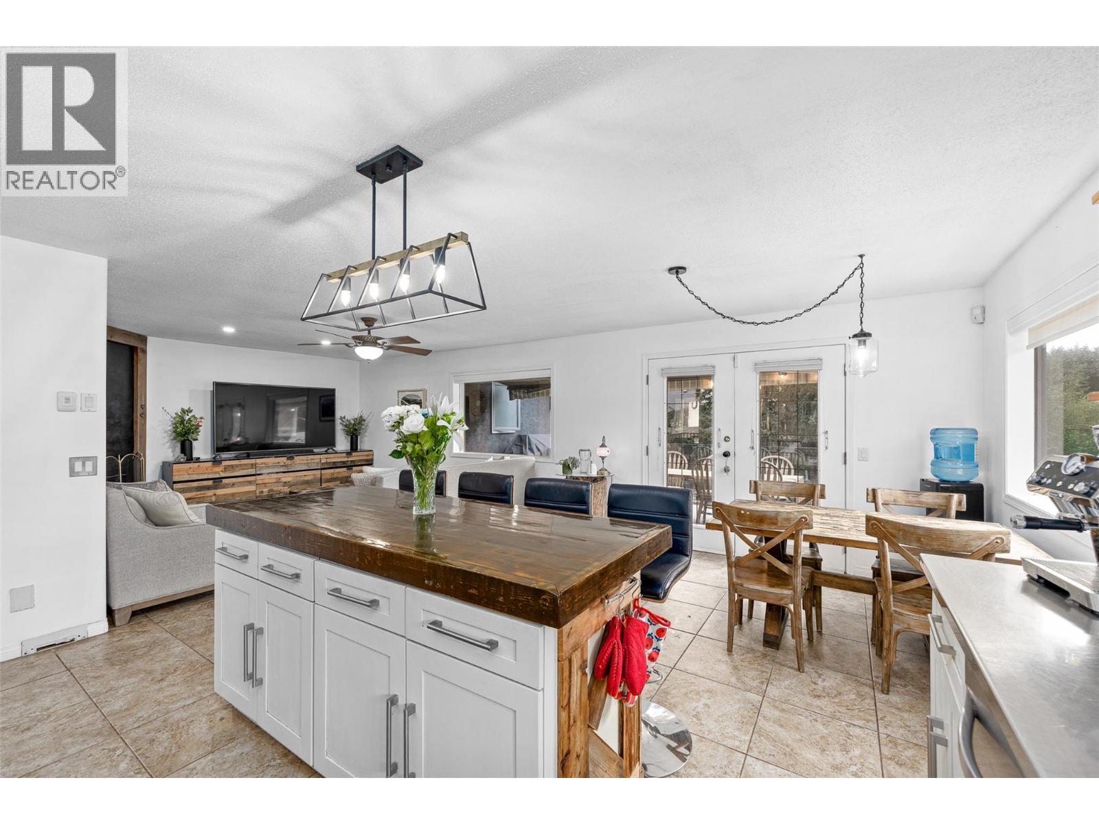 145 Magic Drive, Kelowna, British Columbia  V1V 1N2 - Photo 12 - 10400137