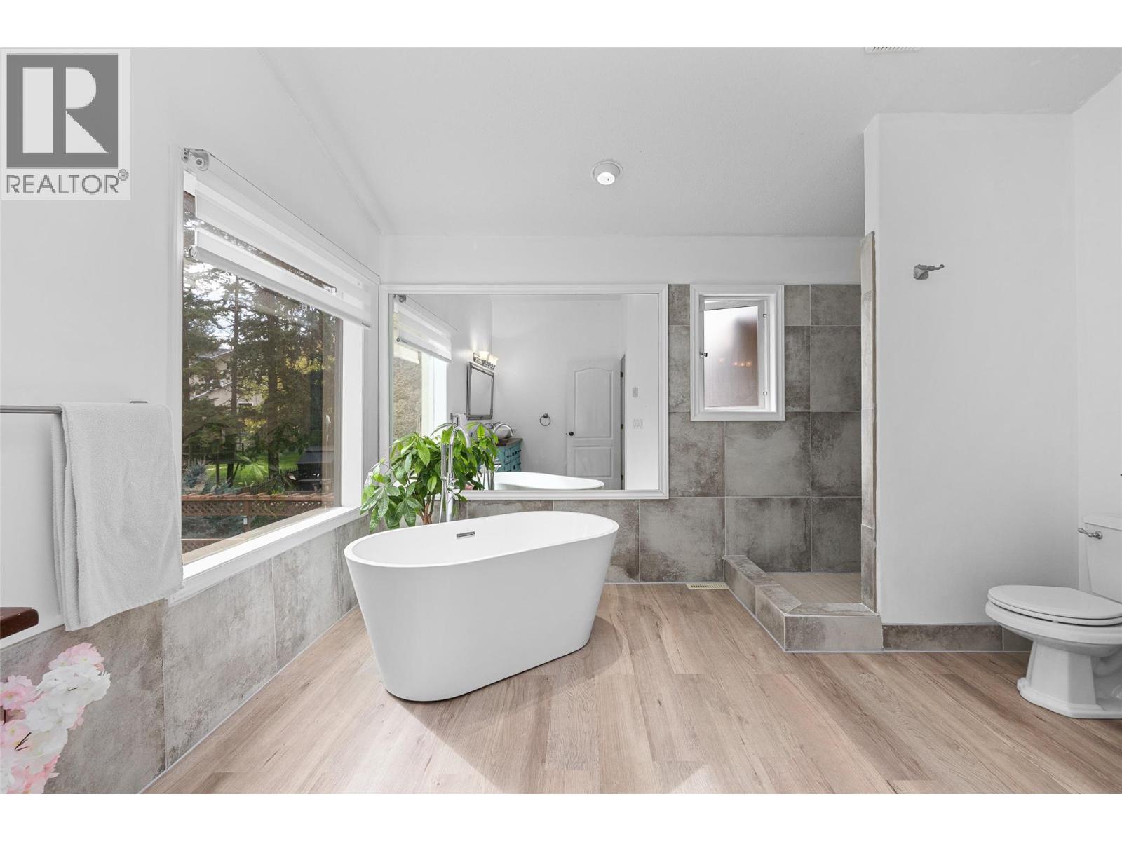 145 Magic Drive, Kelowna, British Columbia  V1V 1N2 - Photo 19 - 10400137