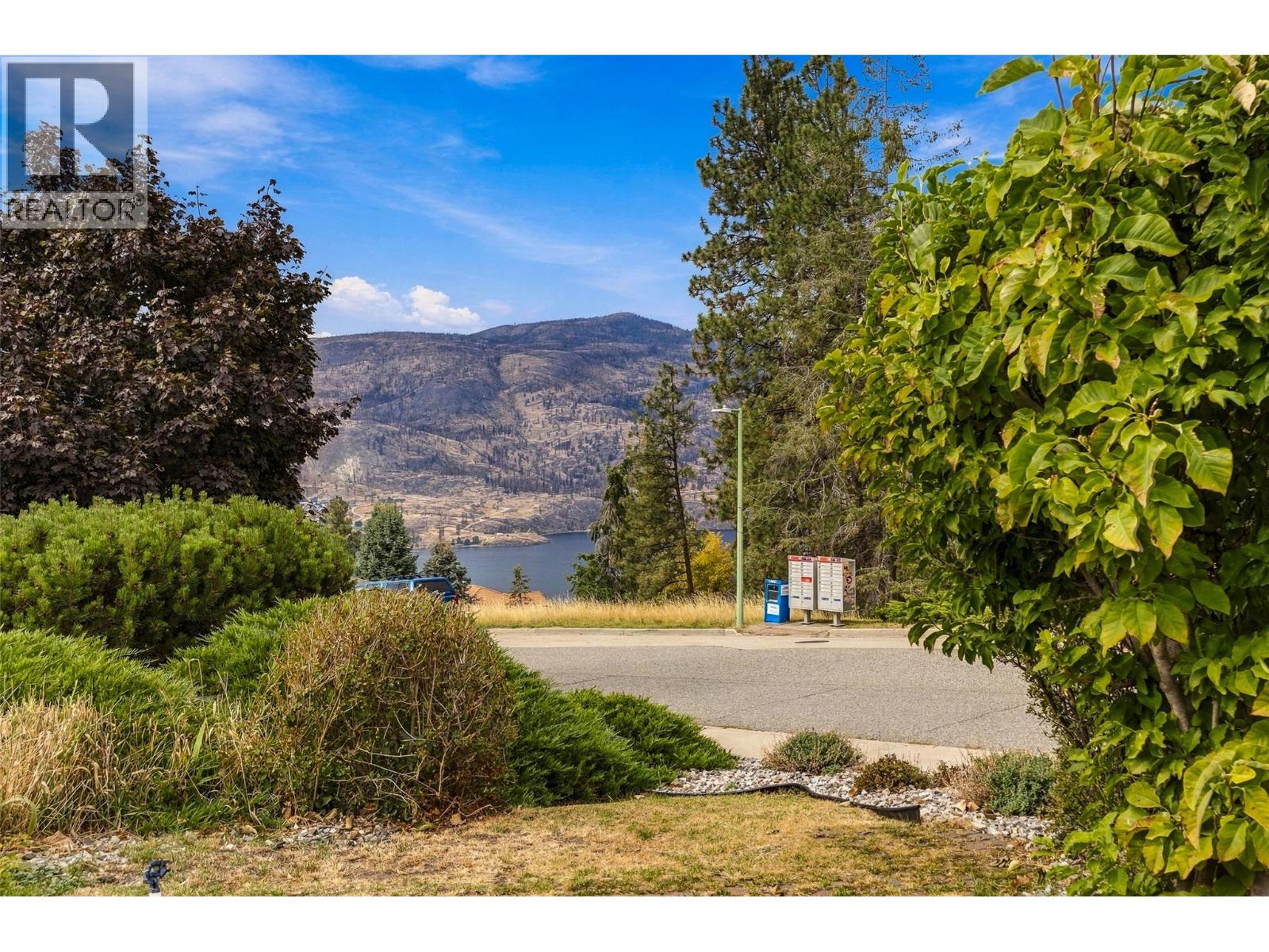 145 Magic Drive, Kelowna, British Columbia  V1V 1N2 - Photo 3 - 10400137