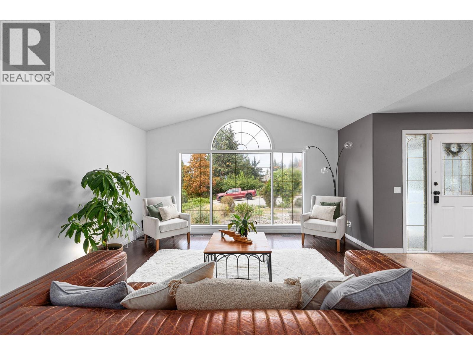 145 Magic Drive, Kelowna, British Columbia  V1V 1N2 - Photo 6 - 10400137