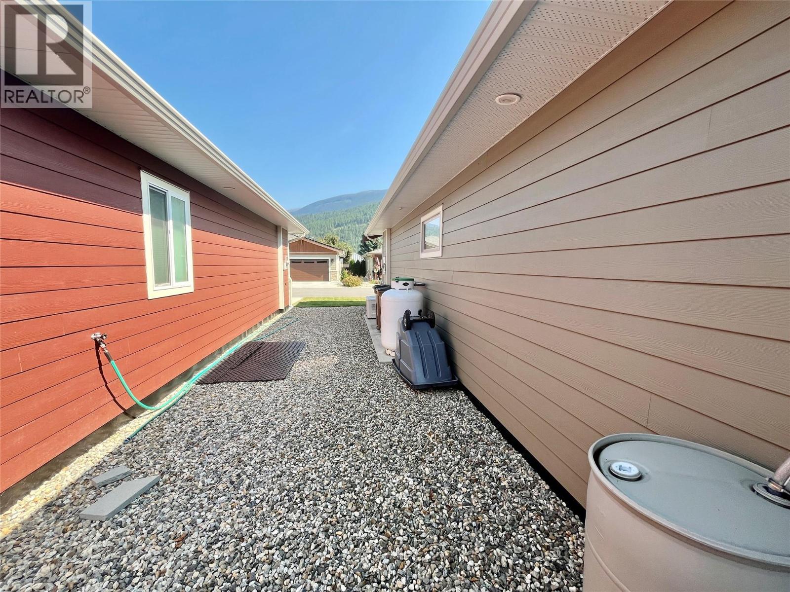 1132 Willow Row, Sicamous, British Columbia  V0E 2V0 - Photo 11 - 10400223
