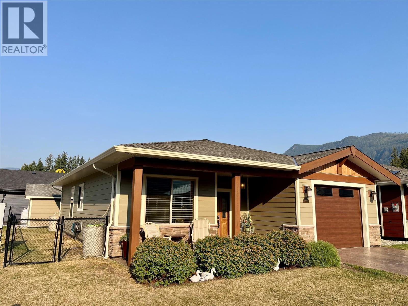 1132 Willow Row, Sicamous, British Columbia  V0E 2V0 - Photo 4 - 10400223