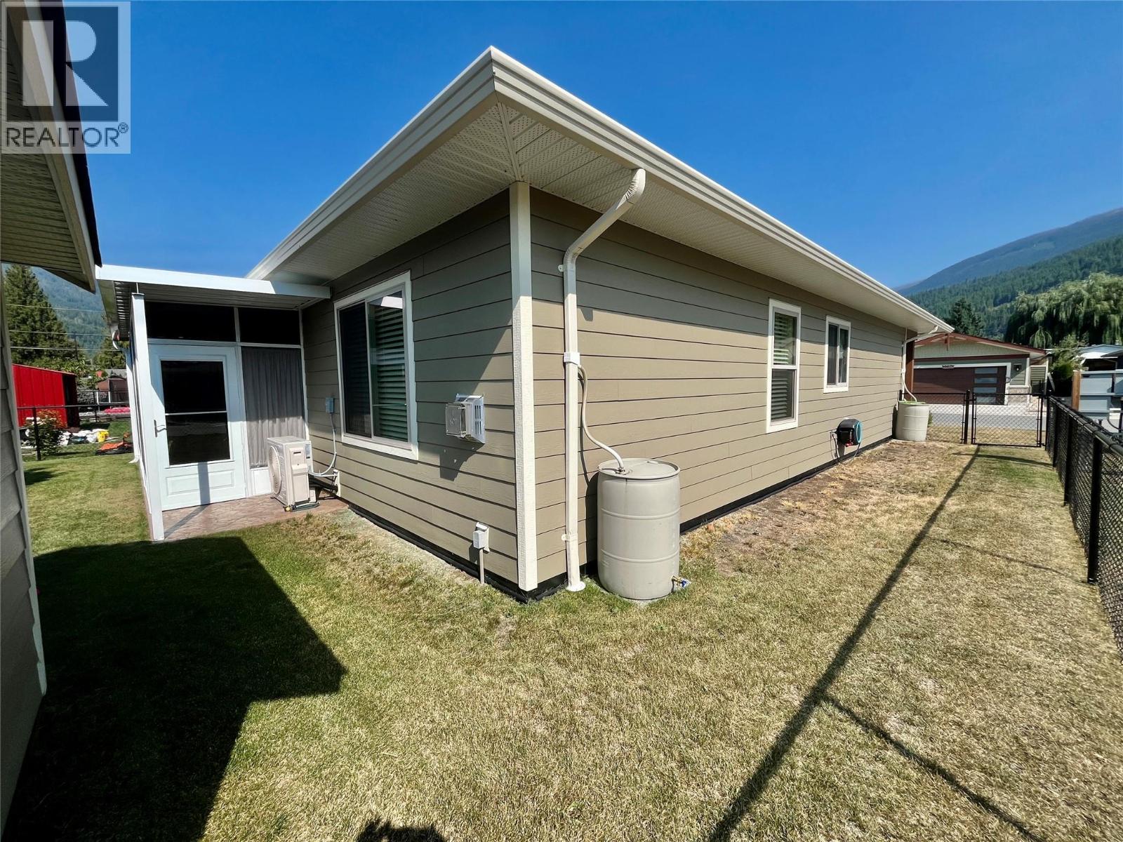 1132 Willow Row, Sicamous, British Columbia  V0E 2V0 - Photo 5 - 10400223