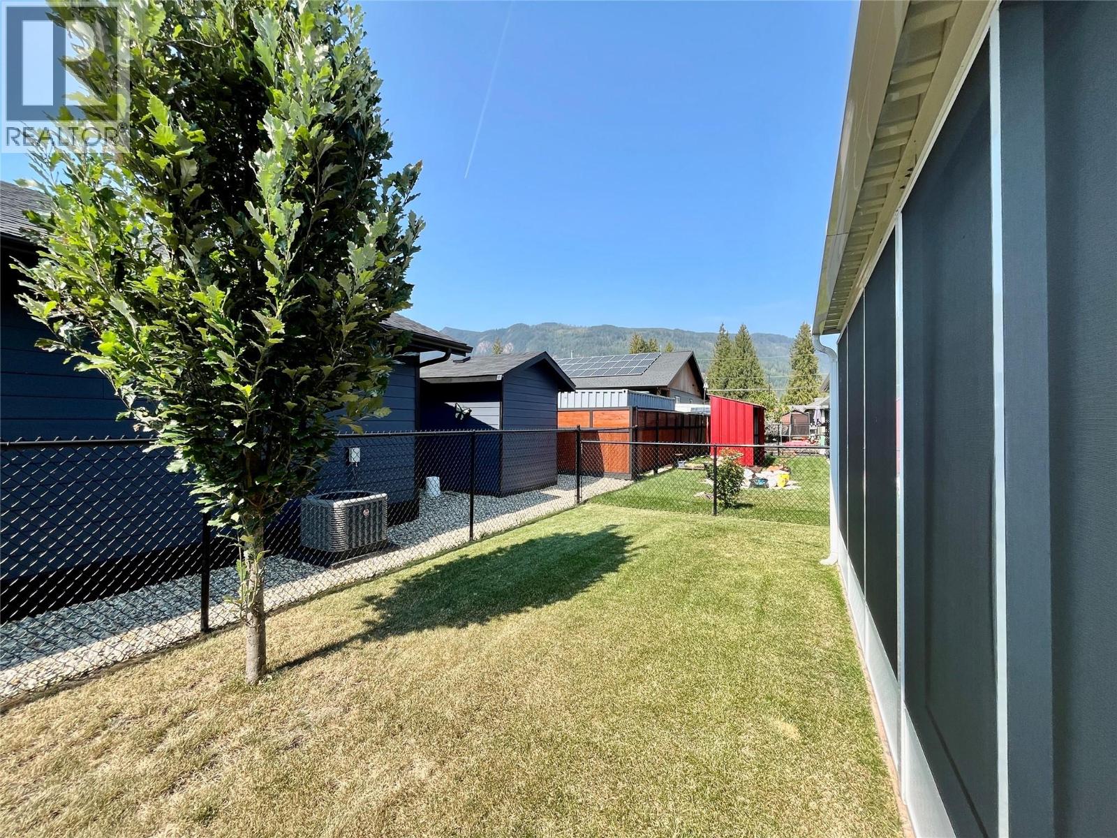 1132 Willow Row, Sicamous, British Columbia  V0E 2V0 - Photo 9 - 10400223