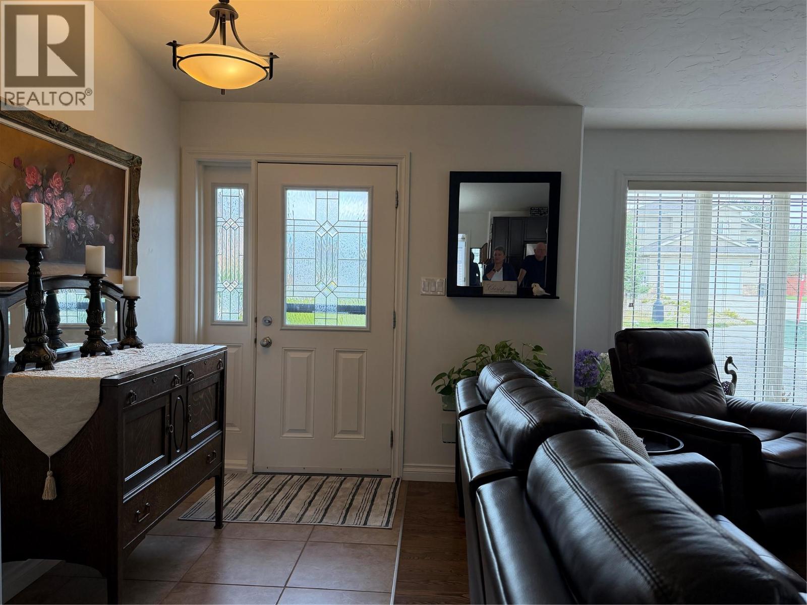 1841 87 Avenue, Dawson Creek, British Columbia  V1G 0B6 - Photo 3 - 10400963