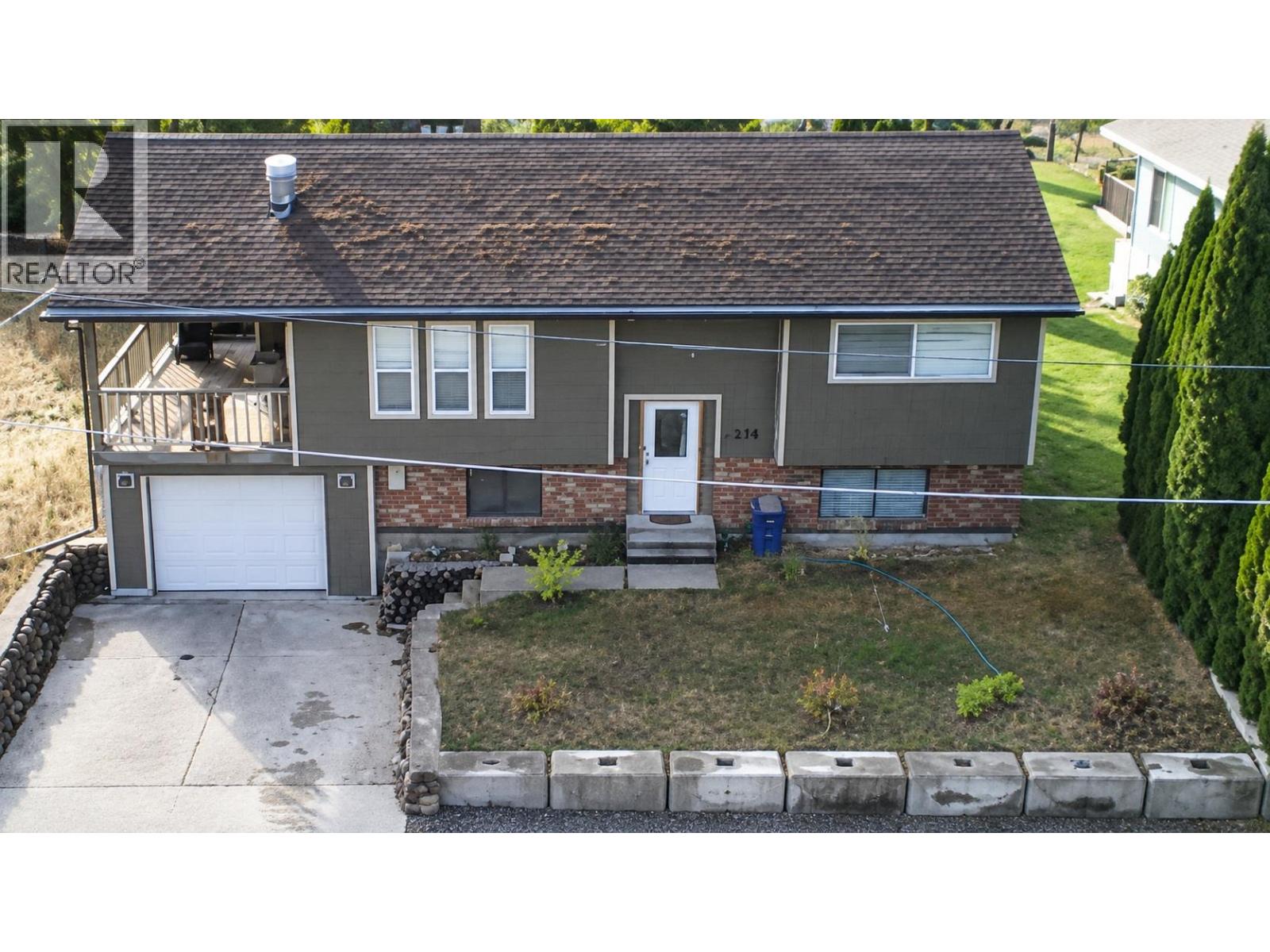 218 10th Avenue Nw, Nakusp, British Columbia  V0G 1R0 - Photo 1 - 10400519