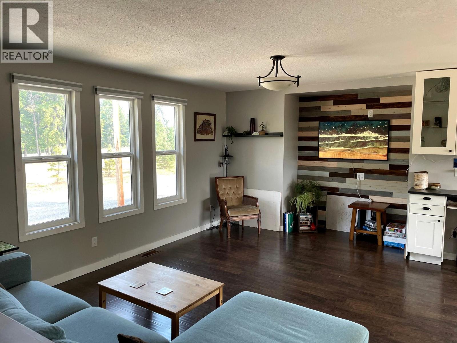 218 10th Avenue Nw, Nakusp, British Columbia  V0G 1R0 - Photo 5 - 10400519