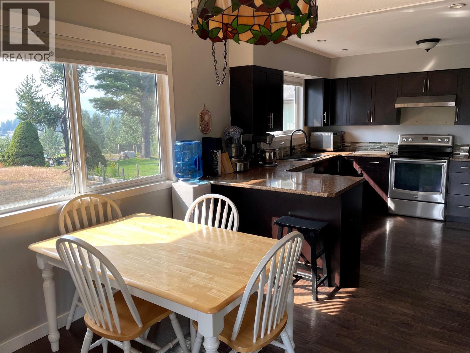 218 10th Avenue Nw, Nakusp, British Columbia  V0G 1R0 - Photo 9 - 10400519