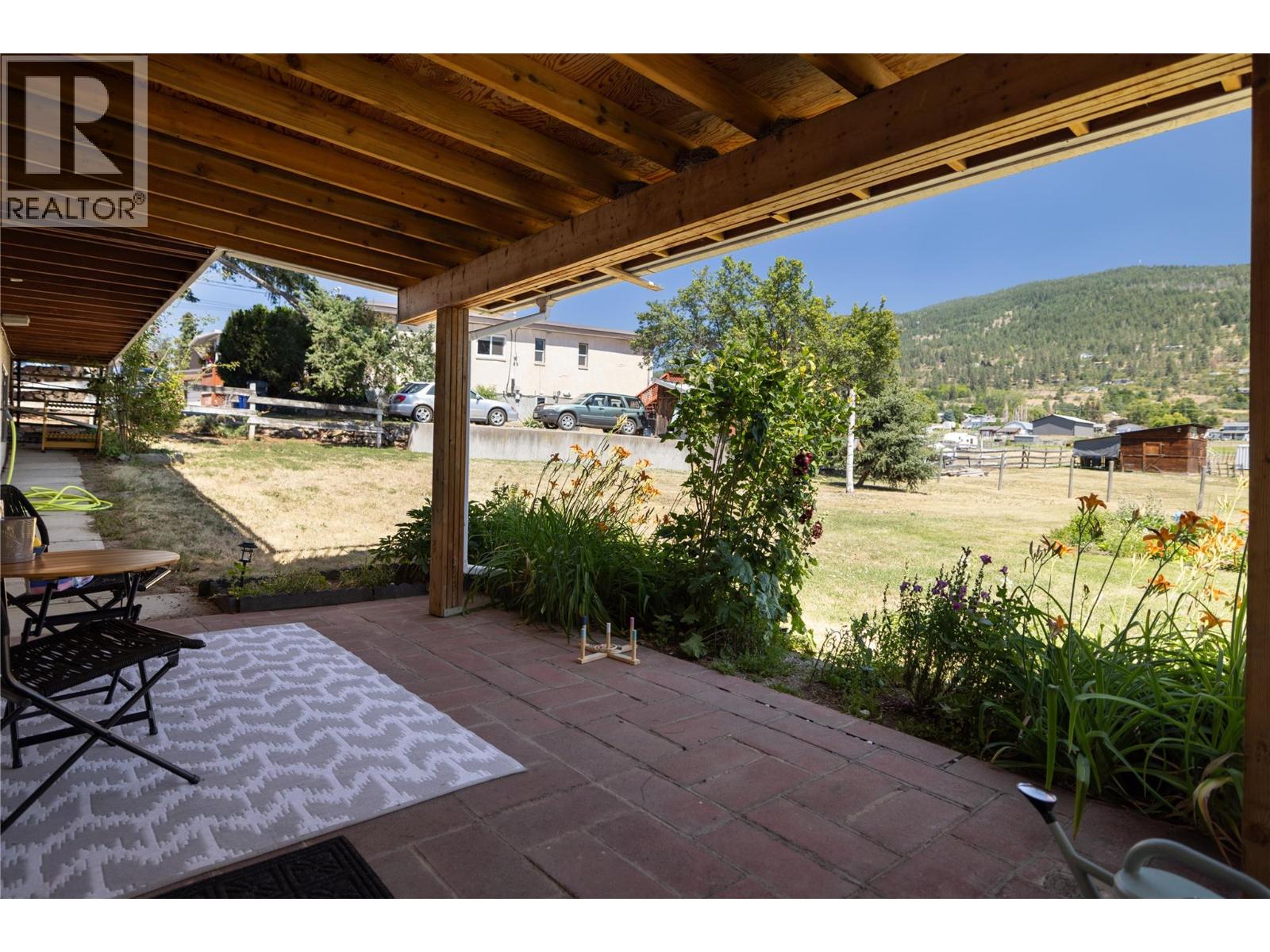2271 Francis Street, Vernon, British Columbia  V1B 3B4 - Photo 11 - 10400875
