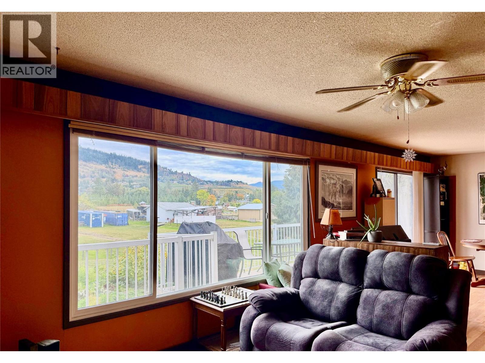 2271 Francis Street, Vernon, British Columbia  V1B 3B4 - Photo 12 - 10400875