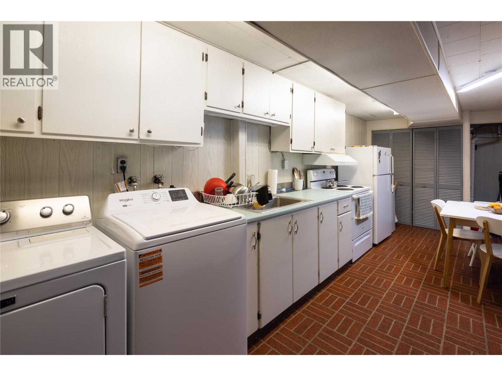 2271 Francis Street, Vernon, British Columbia  V1B 3B4 - Photo 5 - 10400875