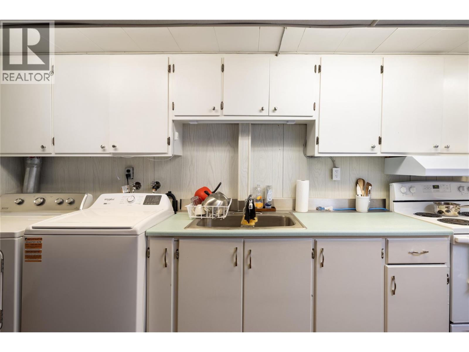 2271 Francis Street, Vernon, British Columbia  V1B 3B4 - Photo 6 - 10400875