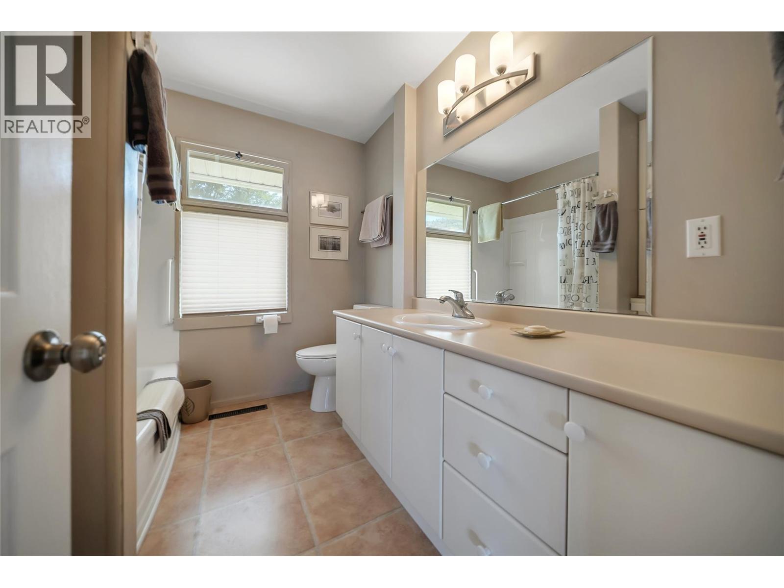 5012 33rd Street, Osoyoos, British Columbia  V0H 1V6 - Photo 16 - 10400012
