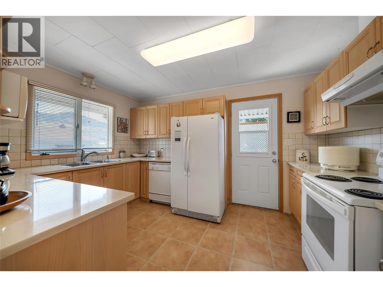 5012 33rd Street, Osoyoos, British Columbia  V0H 1V6 - Photo 18 - 10400012