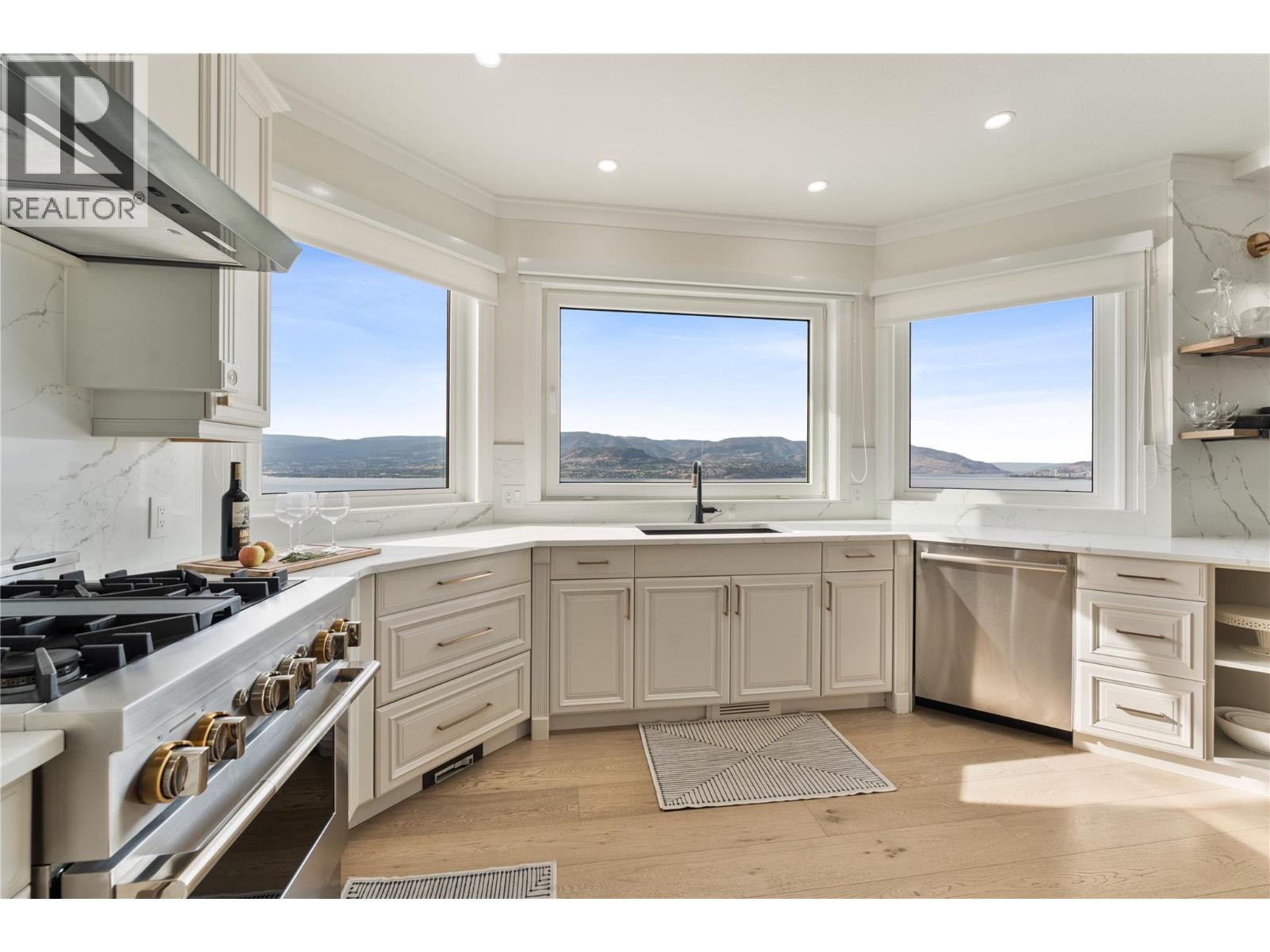 408 Okaview Road, Kelowna, British Columbia  V1W 4K2 - Photo 8 - 10399882