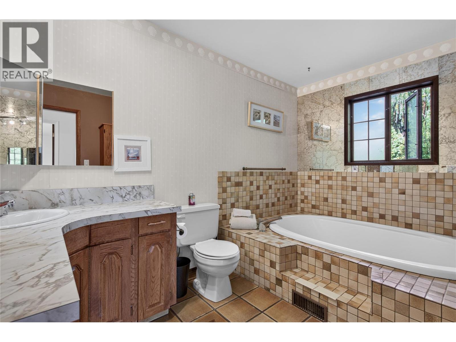 1215 Arawana Road, Naramata, British Columbia  V0H 1N1 - Photo 19 - 10400904