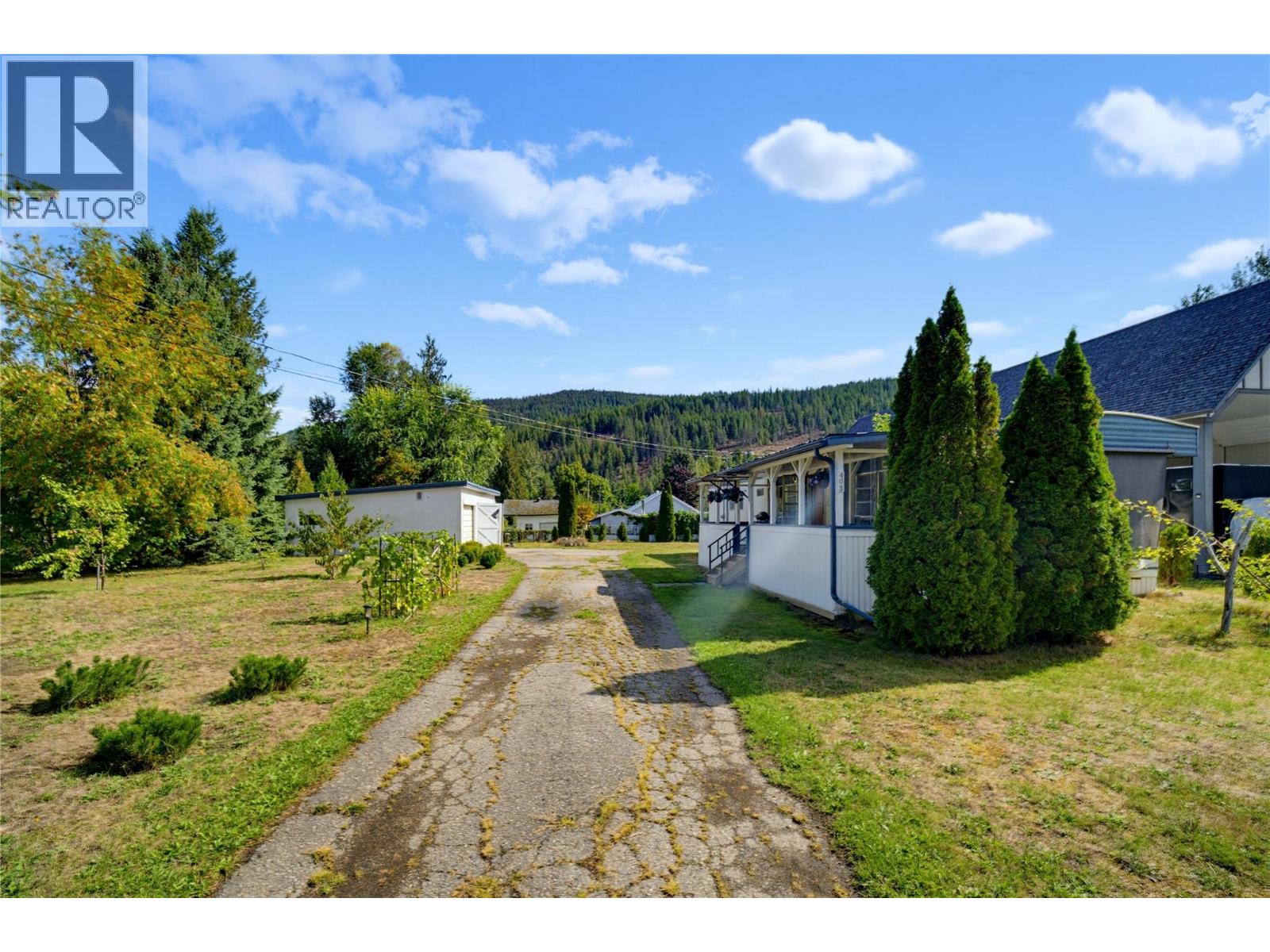 405 Gillis Avenue, Sicamous, British Columbia  V0E 2V1 - Photo 5 - 10400970