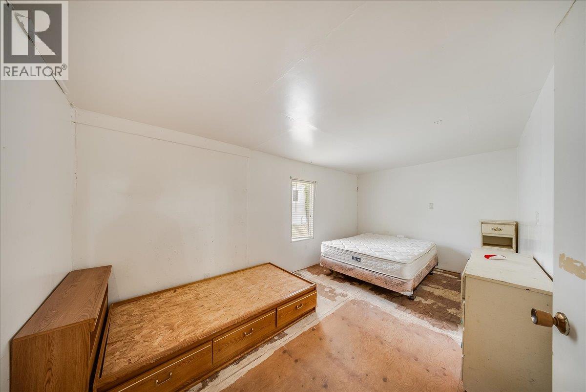 1427 Airport Road, Salmo, British Columbia  V0G 1Z0 - Photo 11 - 10400712