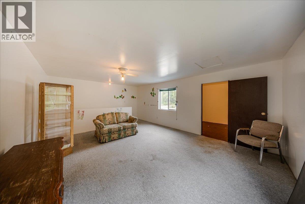1427 Airport Road, Salmo, British Columbia  V0G 1Z0 - Photo 17 - 10400712
