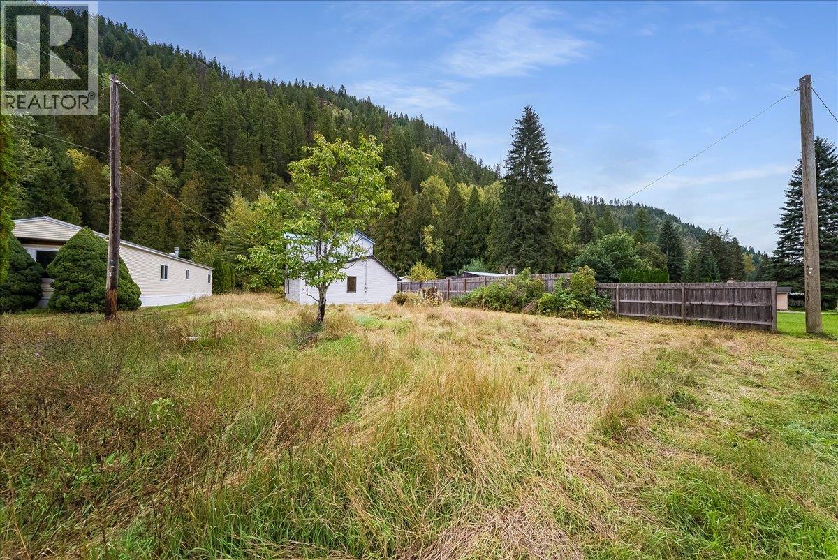 1427 Airport Road, Salmo, British Columbia  V0G 1Z0 - Photo 22 - 10400712