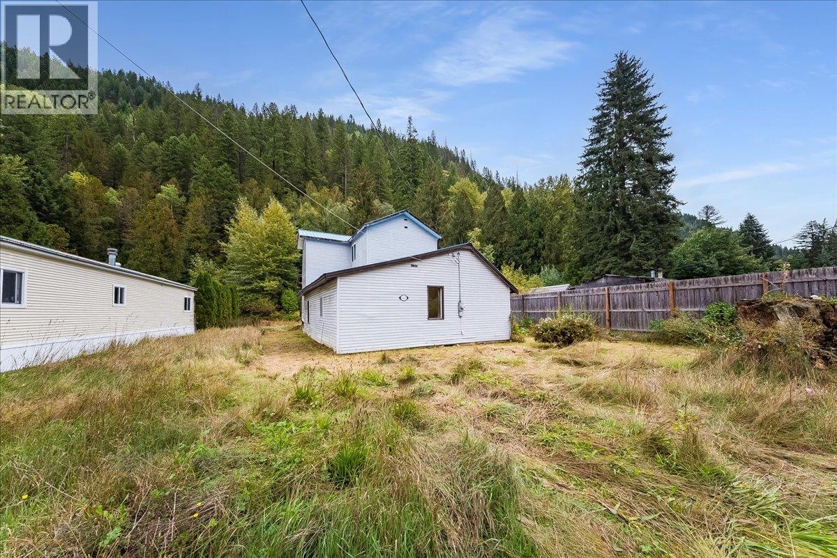 1427 Airport Road, Salmo, British Columbia  V0G 1Z0 - Photo 23 - 10400712