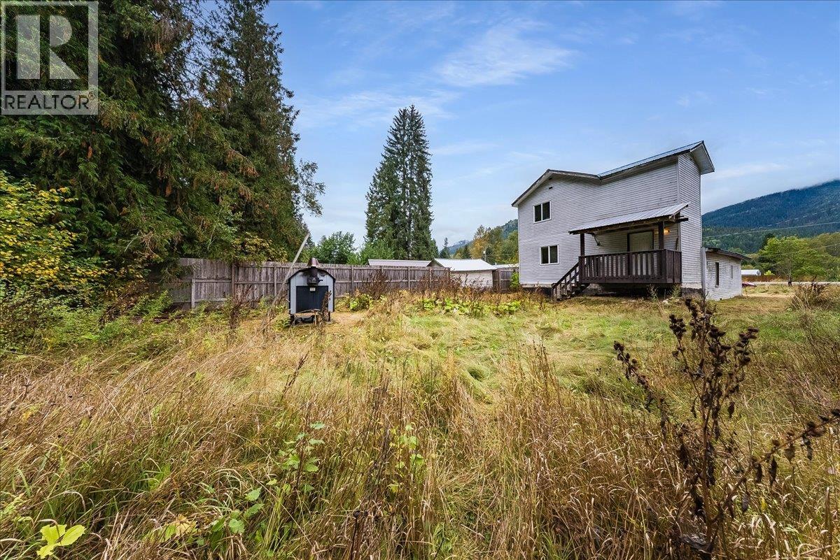 1427 Airport Road, Salmo, British Columbia  V0G 1Z0 - Photo 28 - 10400712