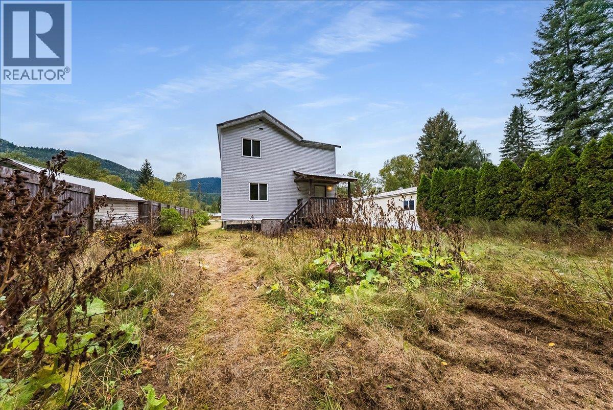 1427 Airport Road, Salmo, British Columbia  V0G 1Z0 - Photo 29 - 10400712