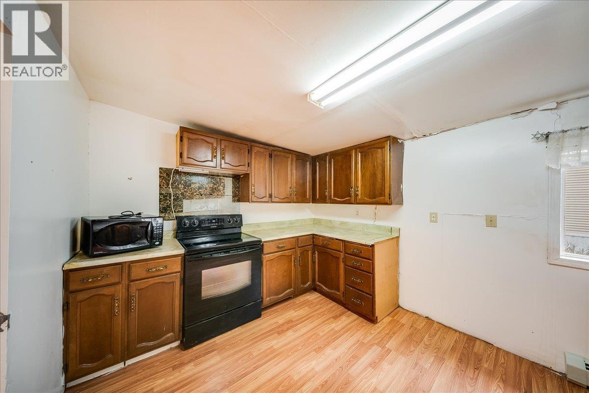 1427 Airport Road, Salmo, British Columbia  V0G 1Z0 - Photo 5 - 10400712