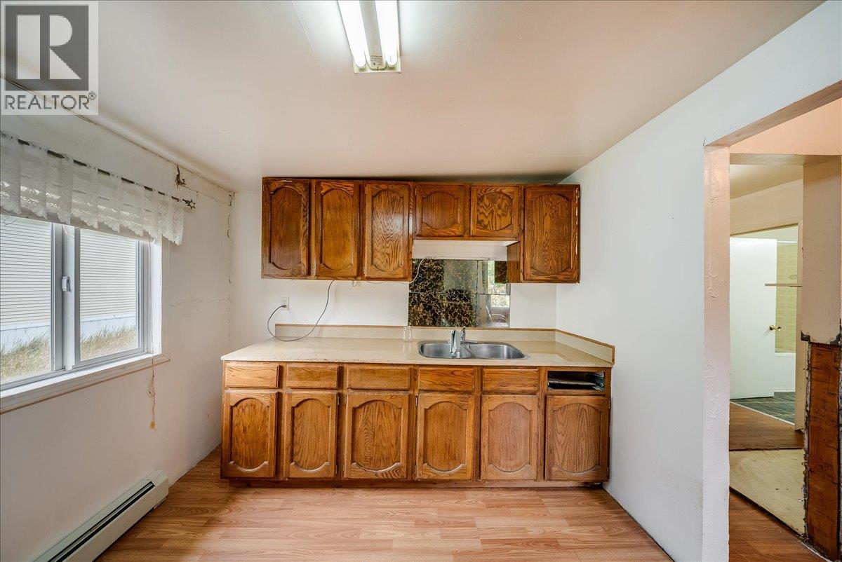 1427 Airport Road, Salmo, British Columbia  V0G 1Z0 - Photo 6 - 10400712
