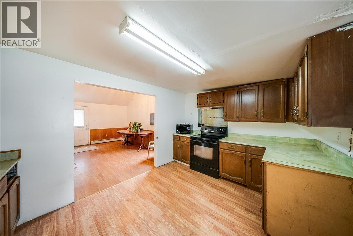 1427 Airport Road, Salmo, British Columbia  V0G 1Z0 - Photo 7 - 10400712