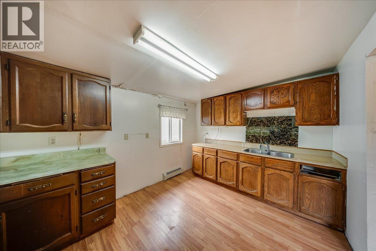 1427 Airport Road, Salmo, British Columbia  V0G 1Z0 - Photo 8 - 10400712