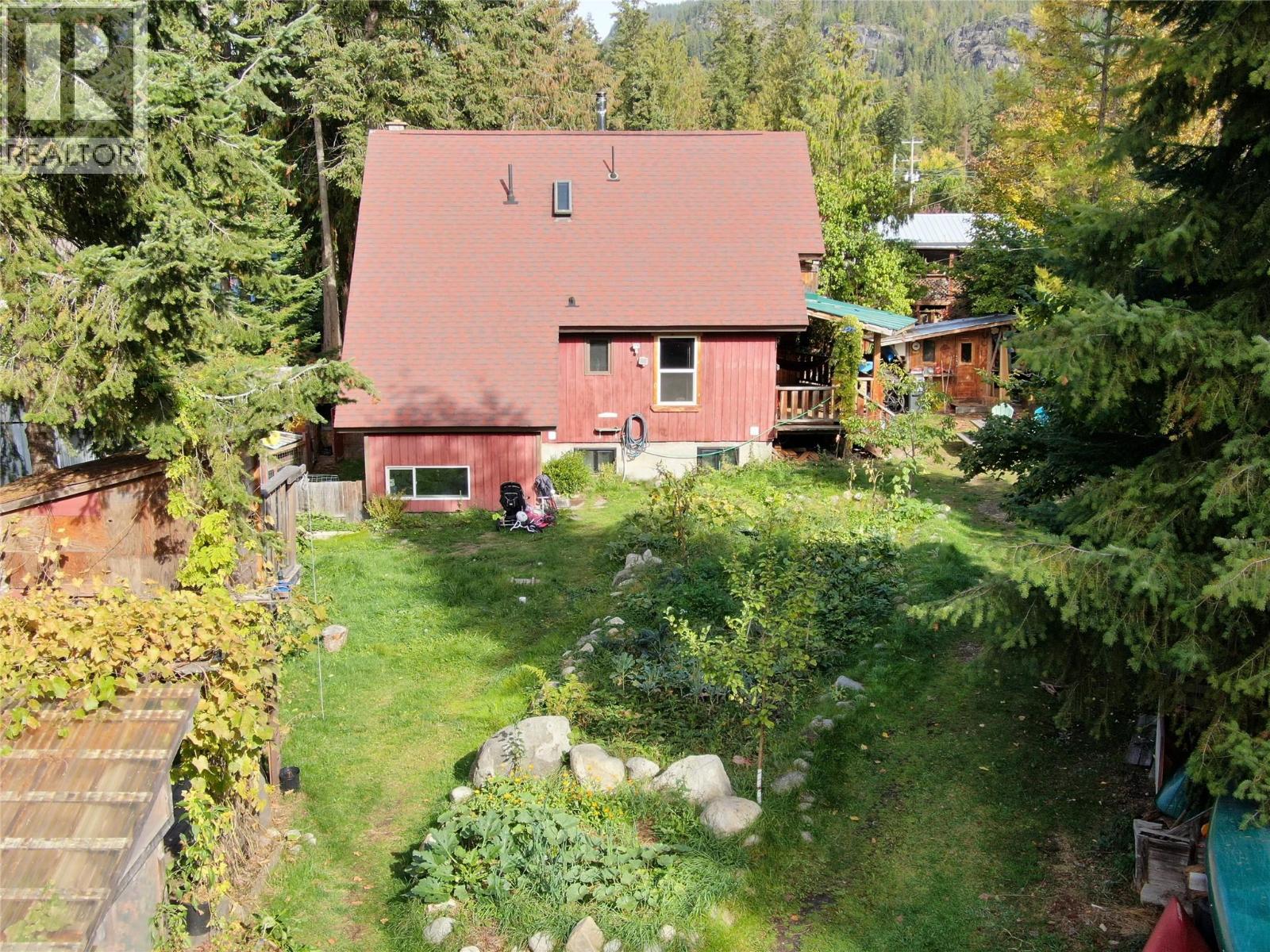 1013 Slocan Street, Slocan, British Columbia  V1L 2C0 - Photo 33 - 10400803
