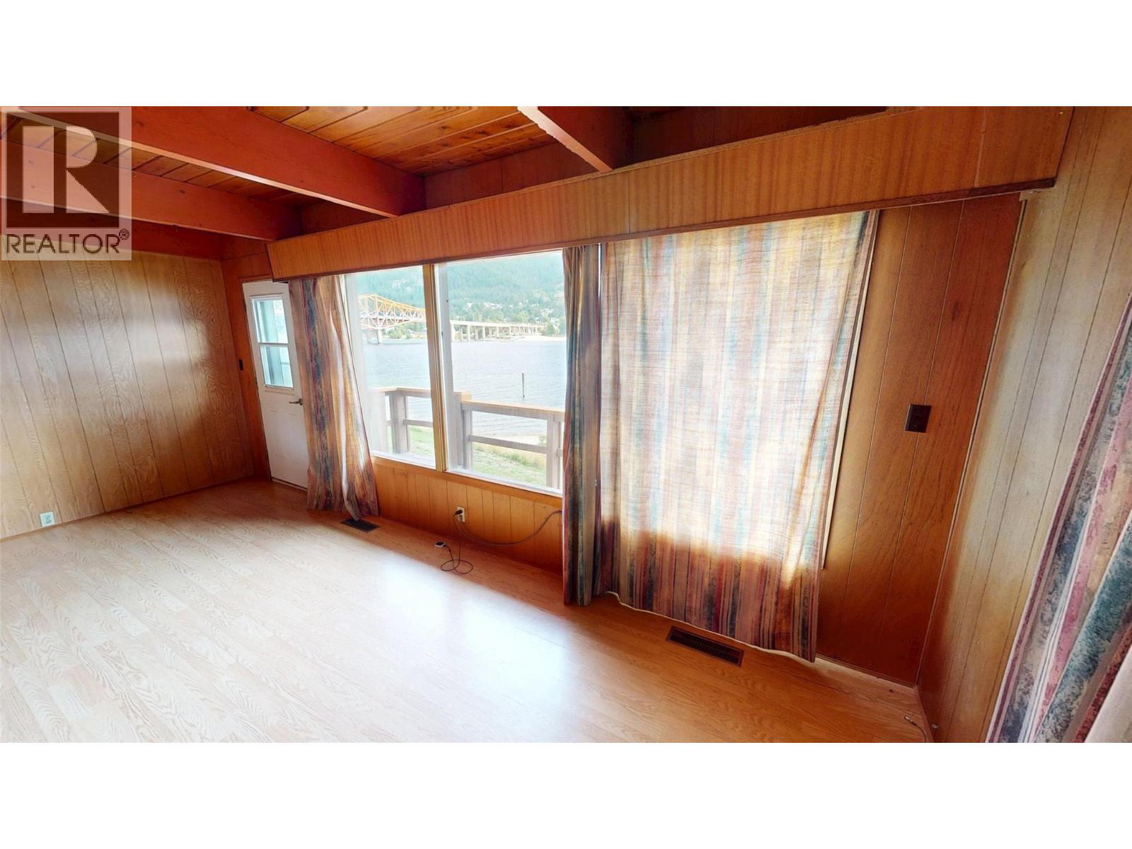 582 Valhalla Road, Nelson, British Columbia  V1L 6M6 - Photo 18 - 10400697