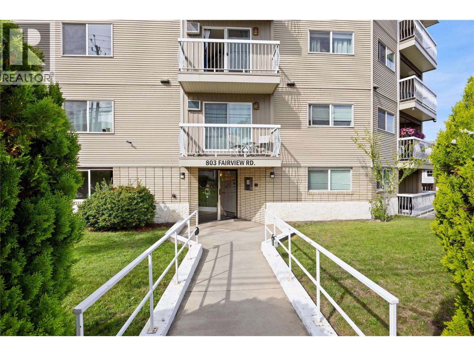 803 Fairview Road Unit# 301, Penticton, British Columbia  V2A 5Y7 - Photo 1 - 10400633