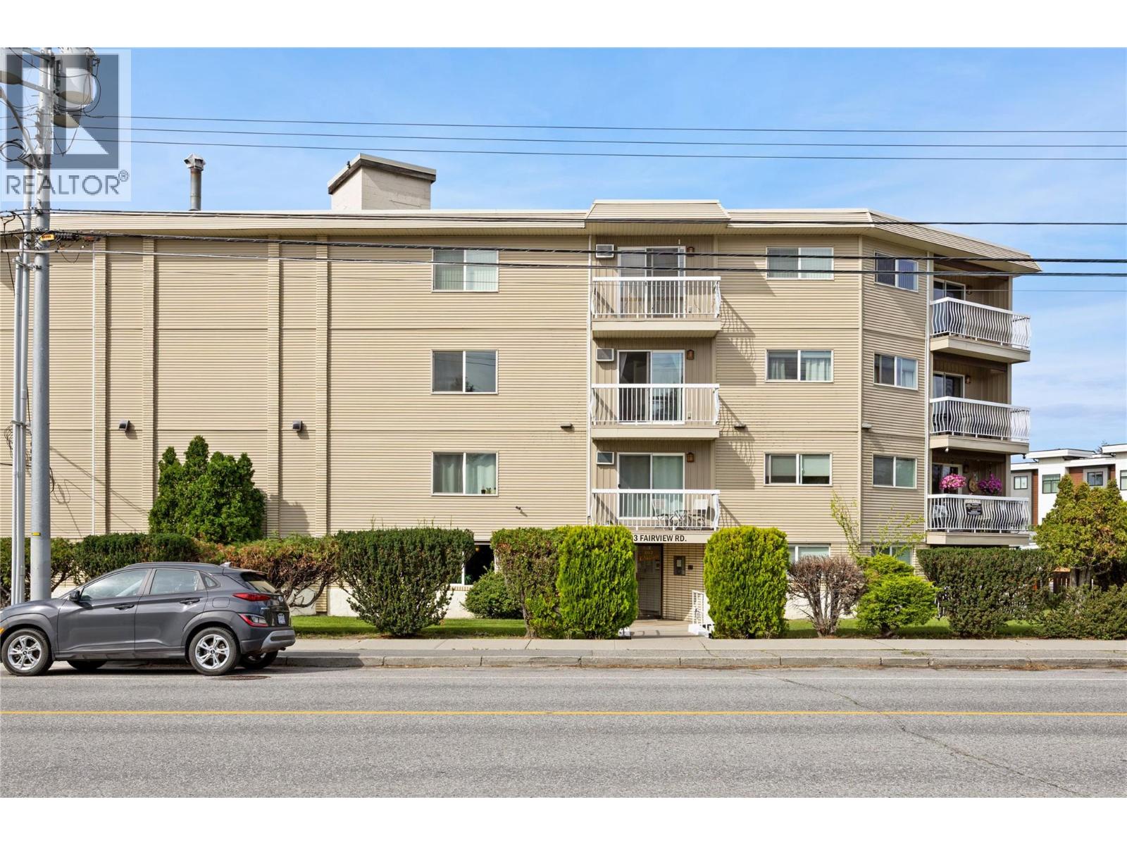 803 Fairview Road Unit# 301, Penticton, British Columbia  V2A 5Y7 - Photo 2 - 10400633