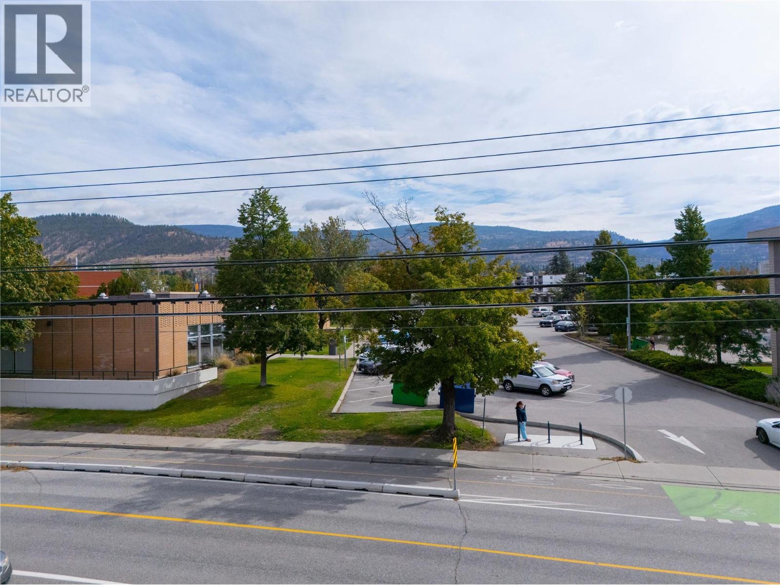 803 Fairview Road Unit# 301, Penticton, British Columbia  V2A 5Y7 - Photo 4 - 10400633