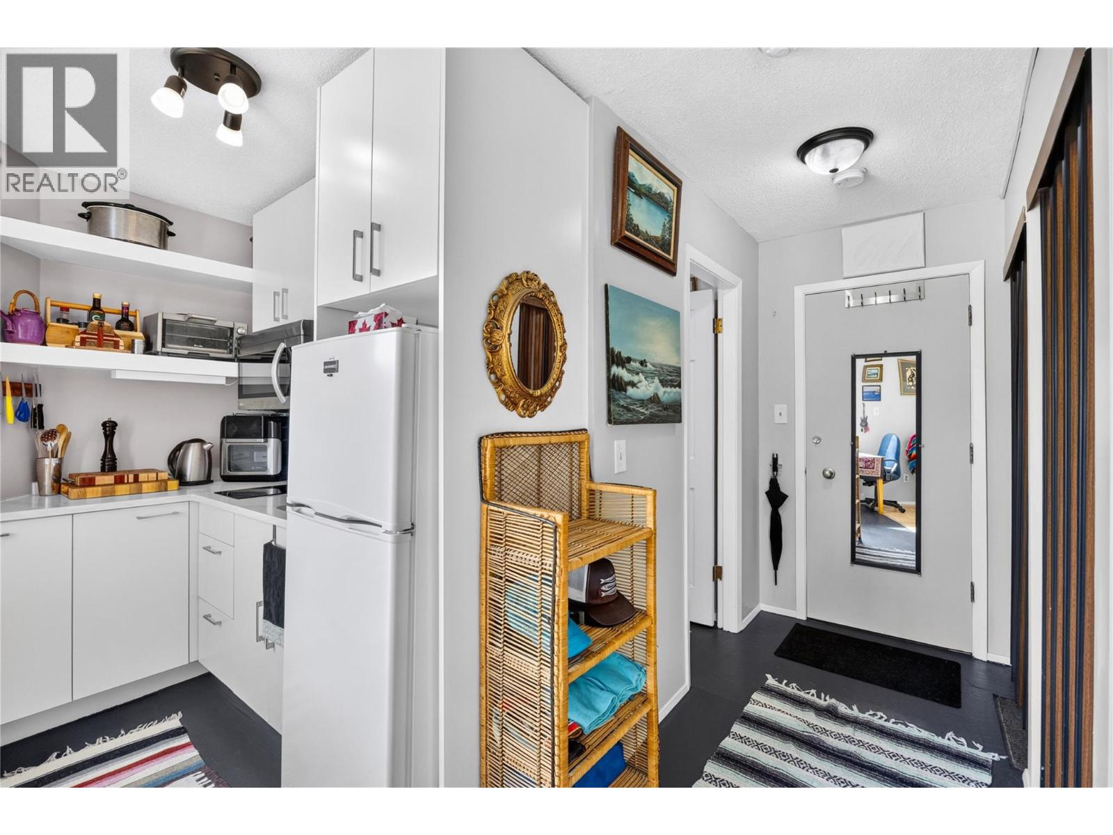 803 Fairview Road Unit# 301, Penticton, British Columbia  V2A 5Y7 - Photo 6 - 10400633