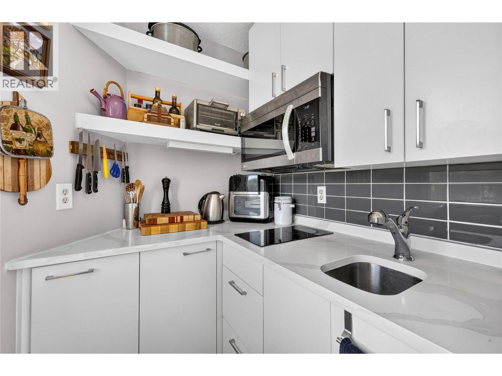 803 Fairview Road Unit# 301, Penticton, British Columbia  V2A 5Y7 - Photo 8 - 10400633