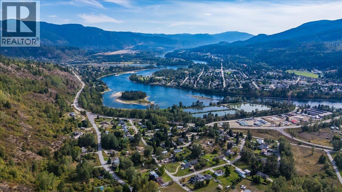 2129 Raspberry Road, Castlegar, British Columbia  V1N 4T6 - Photo 14 - 10400574