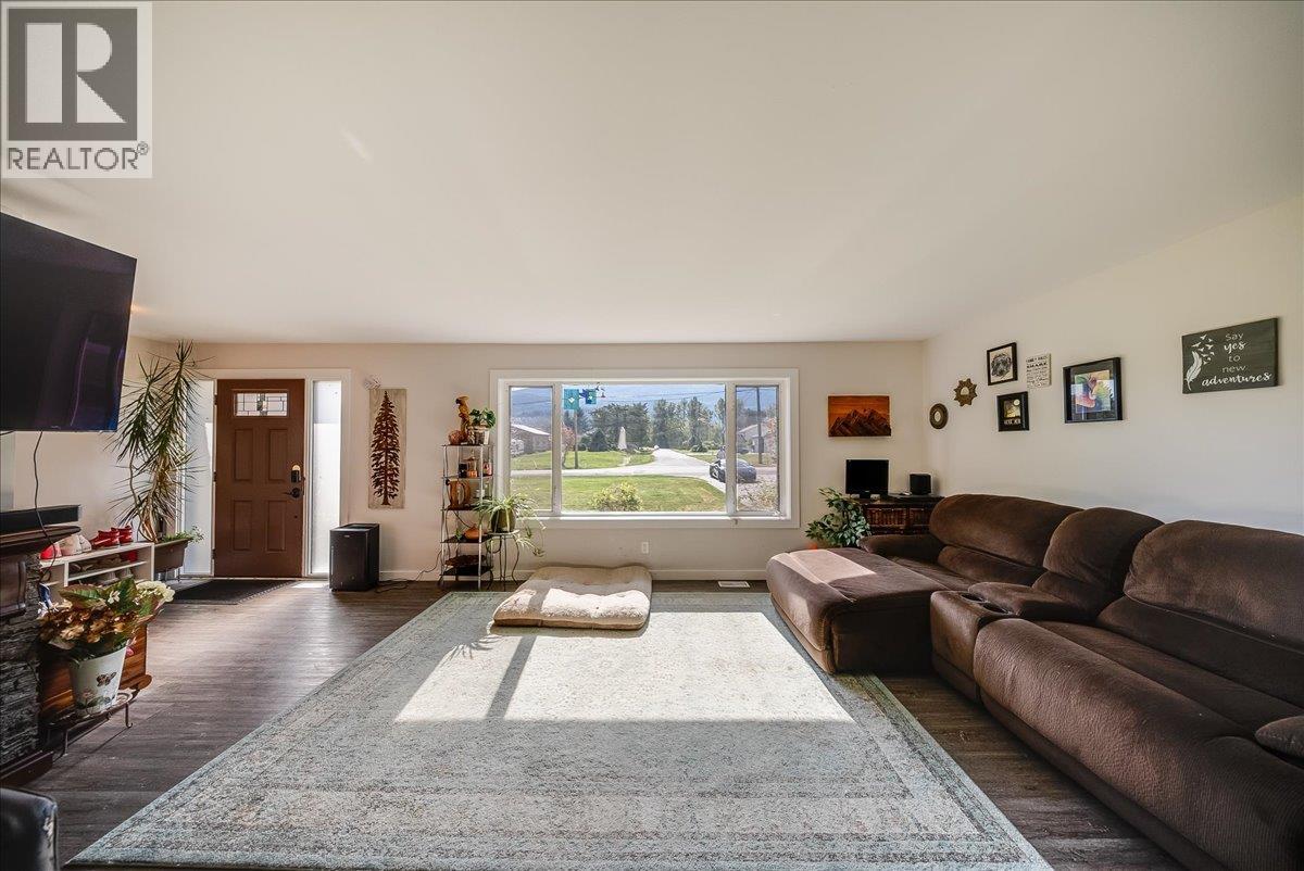 2129 Raspberry Road, Castlegar, British Columbia  V1N 4T6 - Photo 16 - 10400574