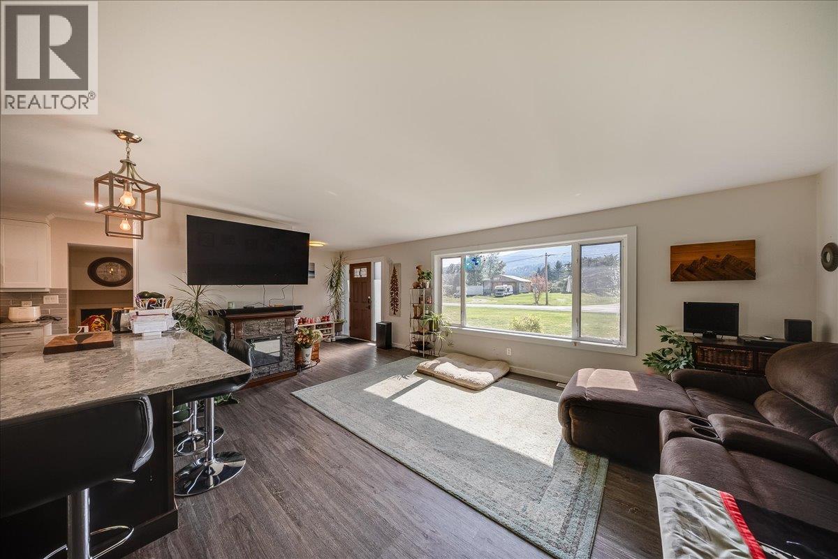2129 Raspberry Road, Castlegar, British Columbia  V1N 4T6 - Photo 17 - 10400574