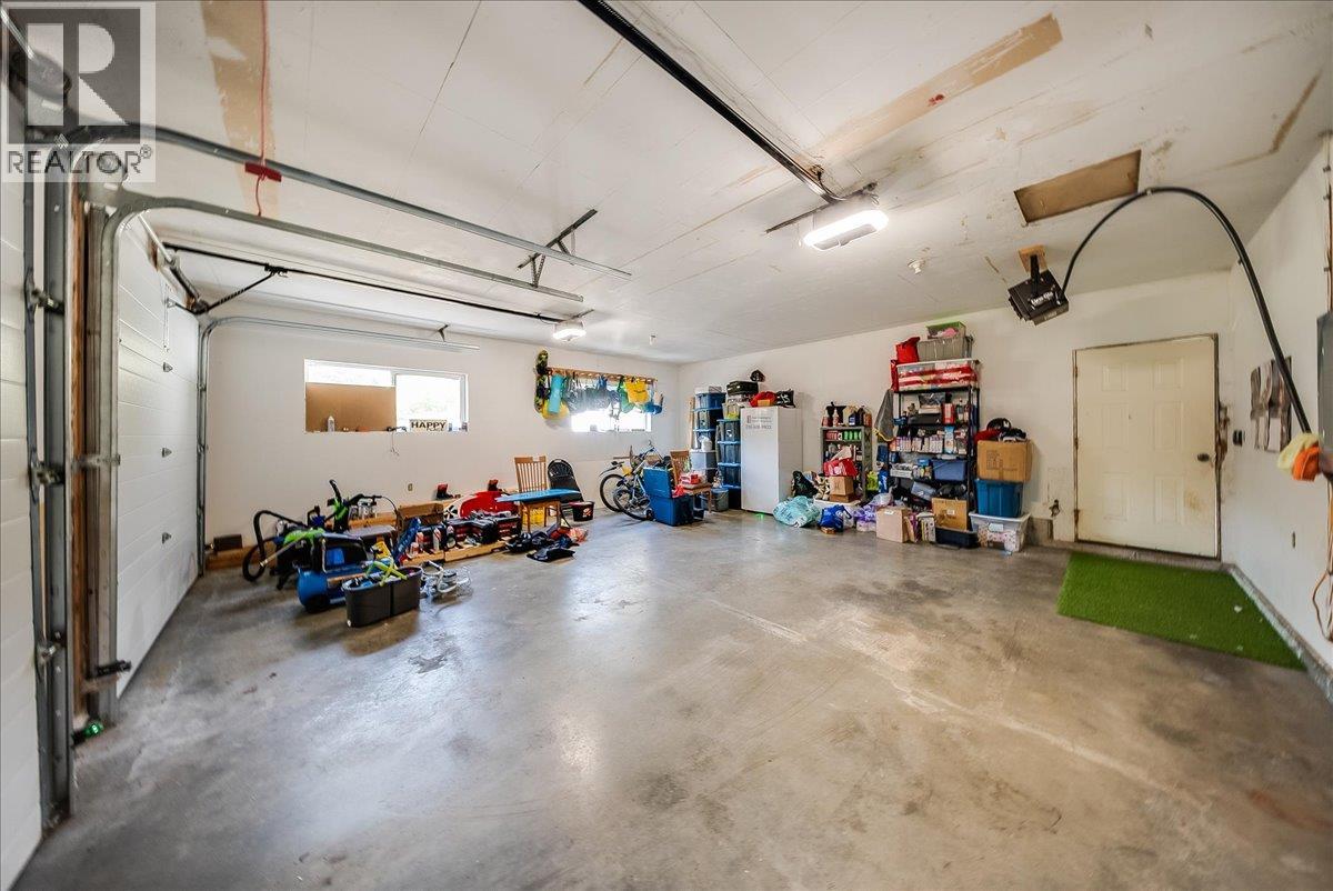 2129 Raspberry Road, Castlegar, British Columbia  V1N 4T6 - Photo 42 - 10400574