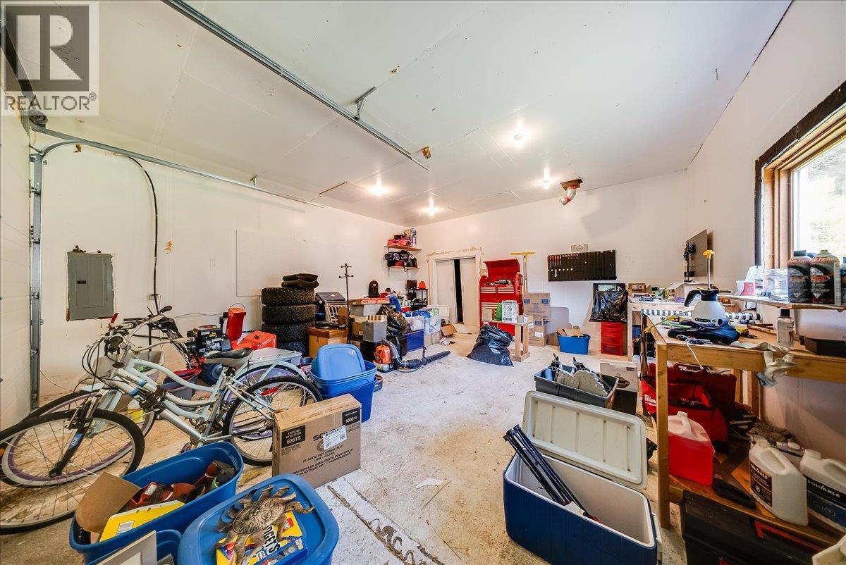 2129 Raspberry Road, Castlegar, British Columbia  V1N 4T6 - Photo 43 - 10400574