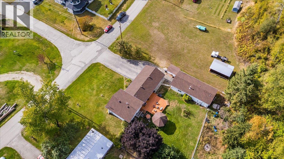 2129 Raspberry Road, Castlegar, British Columbia  V1N 4T6 - Photo 45 - 10400574